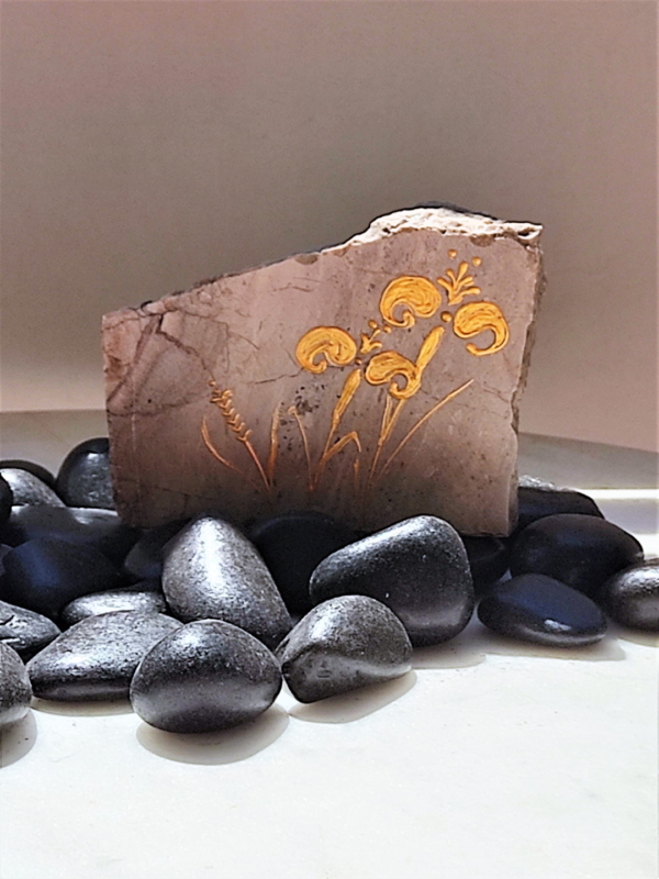 Minoan flower paper weight